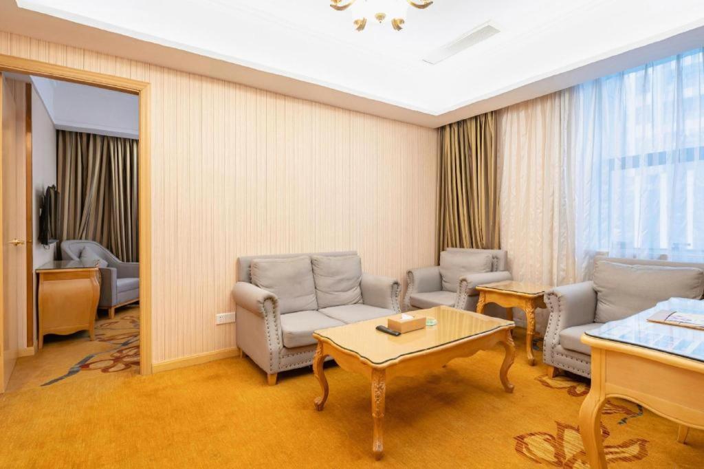 เวียนนา 3 เบสต์ เสี่ยวซาน เฉียนเจียง เซ็นจูรีซิตี้ Hotel หางโจว ภายนอก รูปภาพ