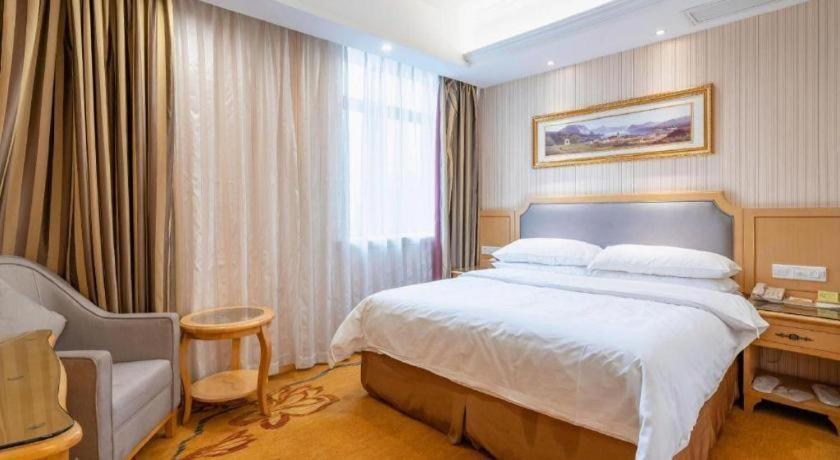 เวียนนา 3 เบสต์ เสี่ยวซาน เฉียนเจียง เซ็นจูรีซิตี้ Hotel หางโจว ภายนอก รูปภาพ