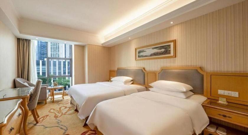 เวียนนา 3 เบสต์ เสี่ยวซาน เฉียนเจียง เซ็นจูรีซิตี้ Hotel หางโจว ภายนอก รูปภาพ