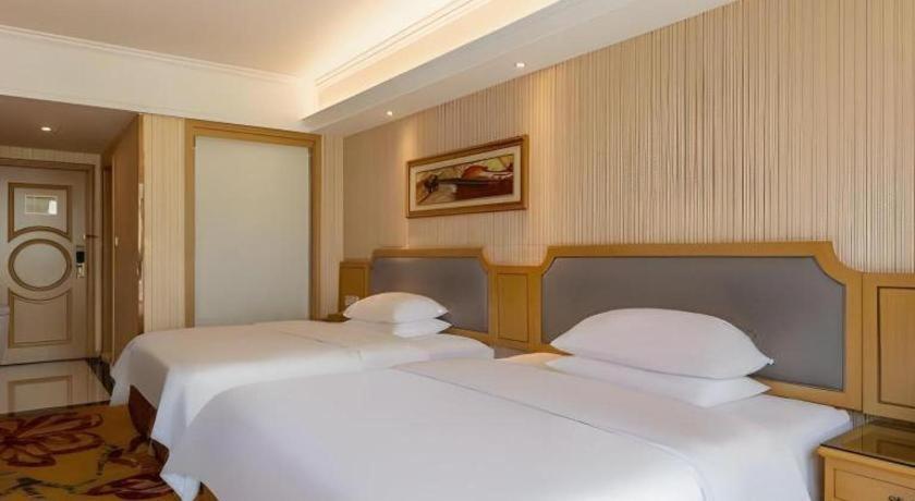 เวียนนา 3 เบสต์ เสี่ยวซาน เฉียนเจียง เซ็นจูรีซิตี้ Hotel หางโจว ภายนอก รูปภาพ